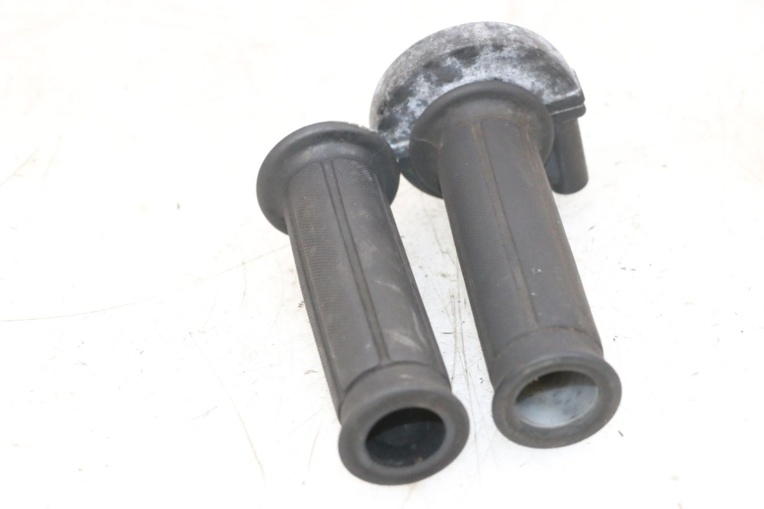 photo de ACCELERATORE HONDA NSR R 125 (1994 - 2003) - Altra angolazione