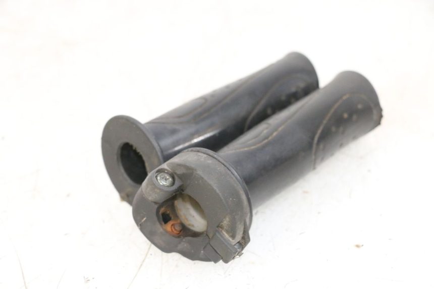 photo de MANOPOLE DELL'ACCELERATORE SYM ORBIT 2 4T 50 (2008 - 2017) - Altra angolazione