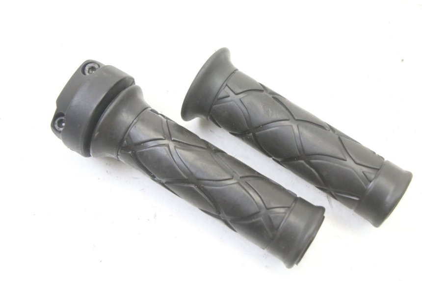 photo de Manopola dell'acceleratore MBK OVETTO 4T 50 (2008 - 2016) - Zoom sullo stato d'uso