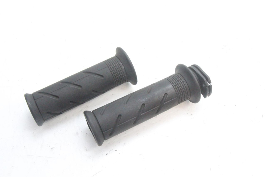 photo de MANOPOLE DELL'ACCELERATORE HONDA PCX (JF28) 125 (2009 - 2011) - Zoom sullo stato d'uso