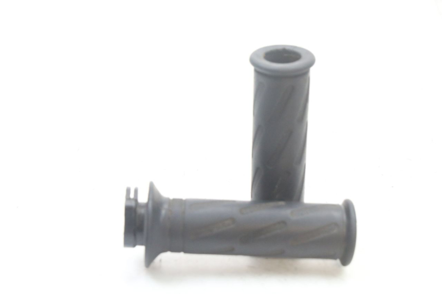 photo de Manopola dell'acceleratore PEUGEOT KISBEE 4T 50 (2018 - 2022) - Zoom sullo stato d'uso