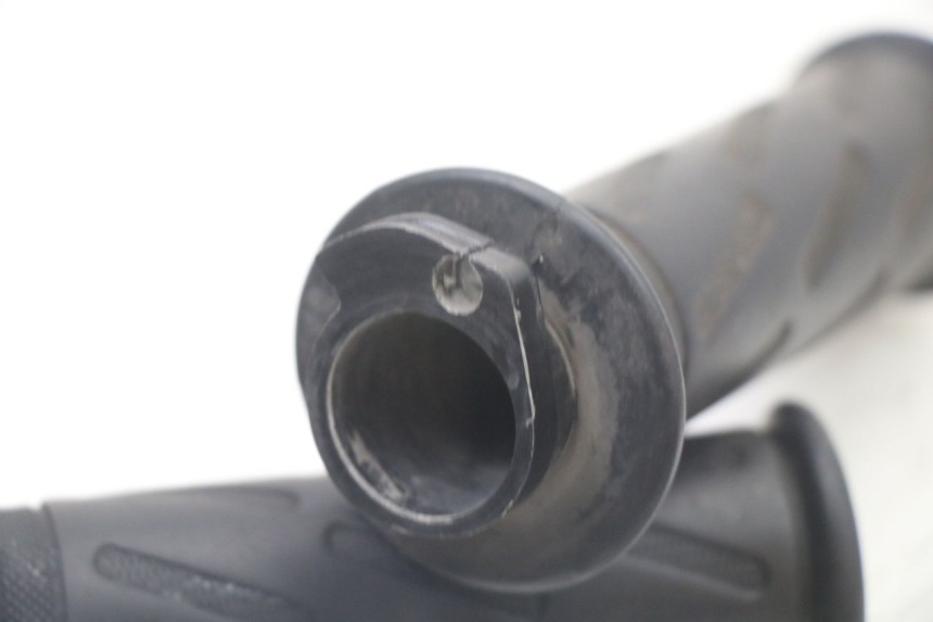 photo de Manopola dell'acceleratore PEUGEOT KISBEE 4T 50 (2018 - 2022) - Primo piano tecnico