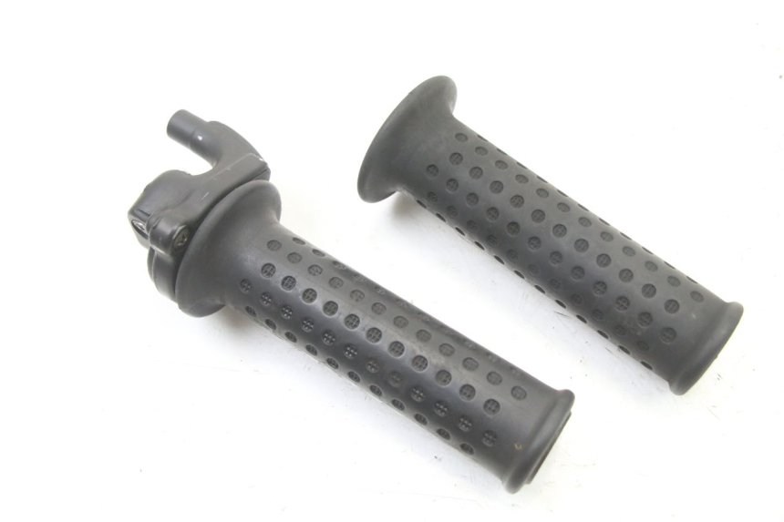 photo de MANOPOLE DELL'ACCELERATORE PIAGGIO VESPA GRANTURISMO 125 (2003 - 2007) - Vista principale