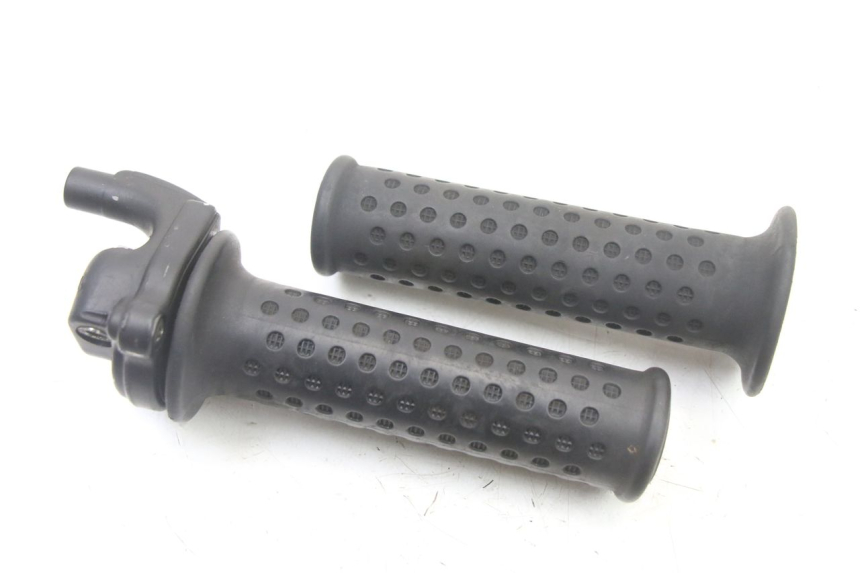 photo de MANOPOLE DELL'ACCELERATORE PIAGGIO VESPA GRANTURISMO 125 (2003 - 2007) - Dettaglio del componente