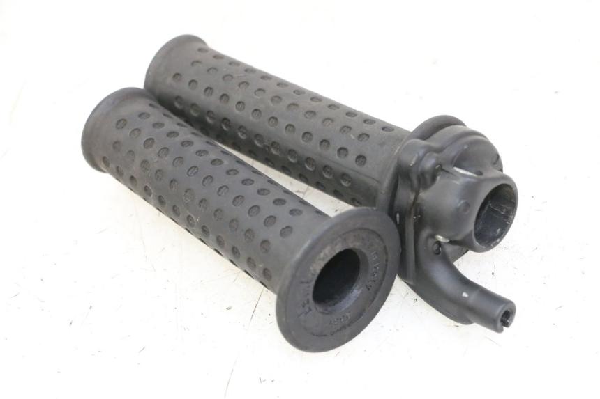 photo de ACCELERATORE PIAGGIO VESPA GRANTURISMO 200 (2004 - 2005) - Vista principale