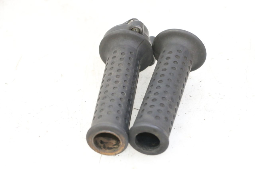 photo de ACCELERATORE PIAGGIO VESPA GRANTURISMO 200 (2004 - 2005) - Primo piano tecnico