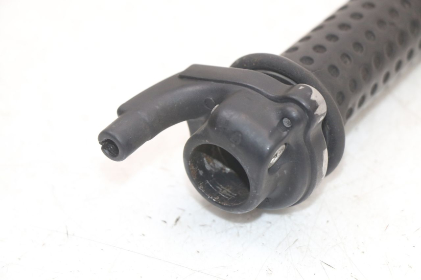 photo de MANOPOLE DELL'ACCELERATORE PIAGGIO VESPA LX 2T 50 (2005 - 2013) - Altra angolazione