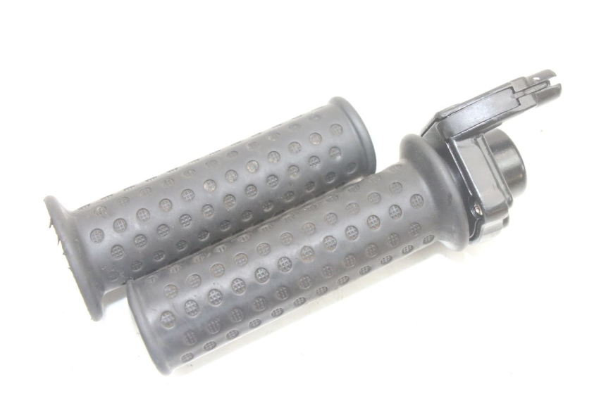 photo de MANOPOLE DELL'ACCELERATORE PIAGGIO ZIP 2T 50 (2009 - 2019) - Altra angolazione