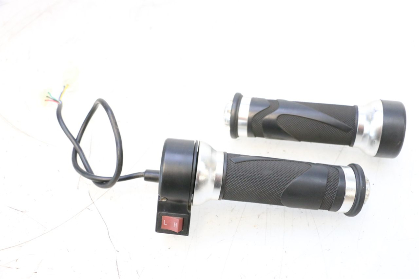 photo de ACCELERATORE EFUN PUSA 1 - Vista principale