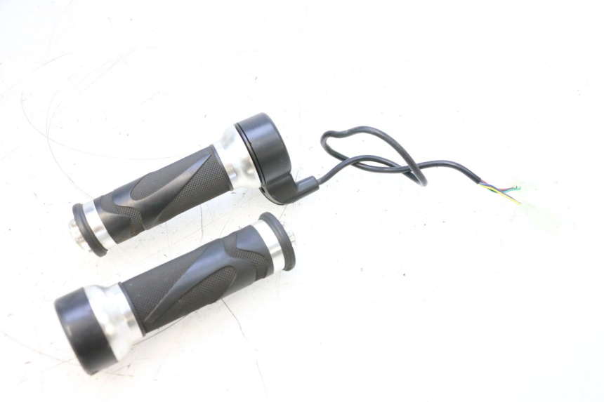photo de ACCELERATORE EFUN PUSA 1 - Altra angolazione