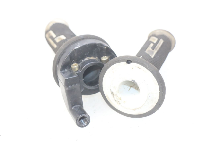 photo de MANOPOLE DELL'ACCELERATORE APOLLO RFZ 125 - Zoom sullo stato d'uso