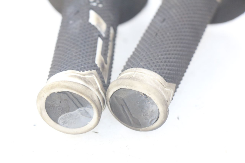 photo de MANOPOLE DELL'ACCELERATORE APOLLO RFZ 125 - Altra angolazione