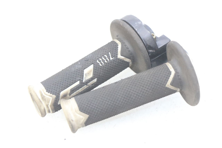 photo de MANOPOLE DELL'ACCELERATORE APOLLO RFZ 125 - Primo piano tecnico