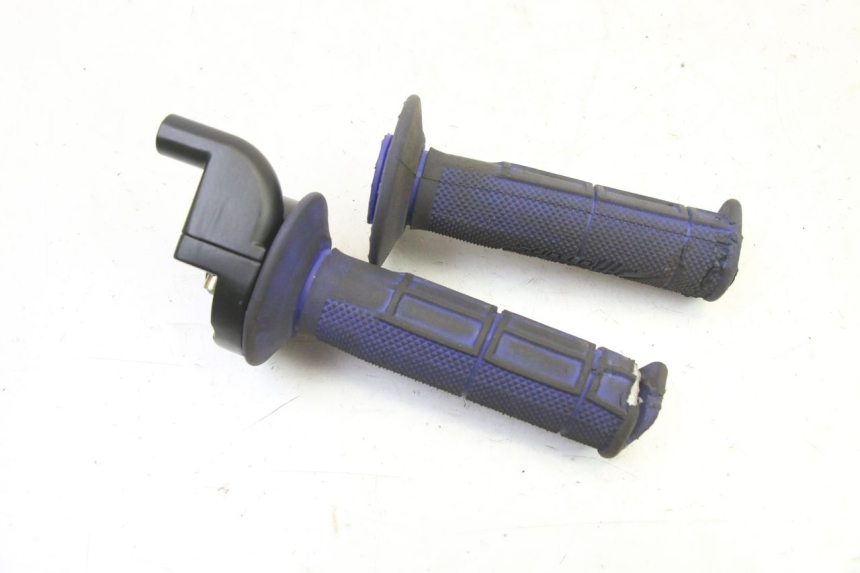 photo de MANOPOLE DELL'ACCELERATORE APOLLO RFZ 125 - Altra angolazione