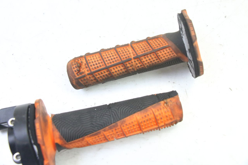 photo de MANOPOLE DELL'ACCELERATORE APOLLO RFZ 125 - Dettaglio del componente