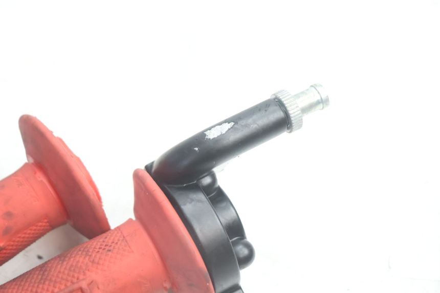 photo de ACCELERATORE APOLLO RFZ 125 - Stato della superficie e materiale
