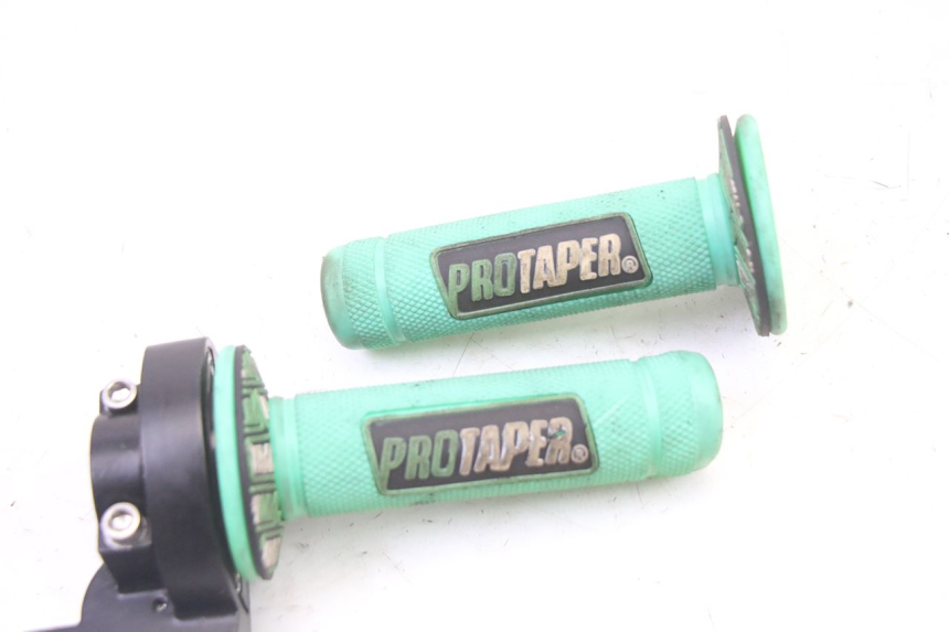 photo de MANOPOLE DELL'ACCELERATORE APOLLO RXF 125 - Dettaglio del componente