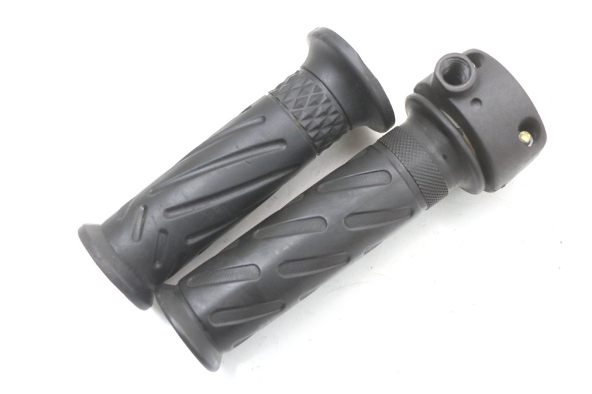 photo de MANOPOLE DELL'ACCELERATORE JM MOTORS SANTANA 50 (2014 - 2023) - Altra angolazione