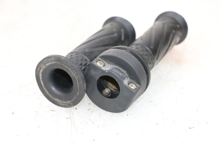 photo de MANOPOLE DELL'ACCELERATORE JM MOTORS SANTANA 50 (2014 - 2023) - Primo piano tecnico