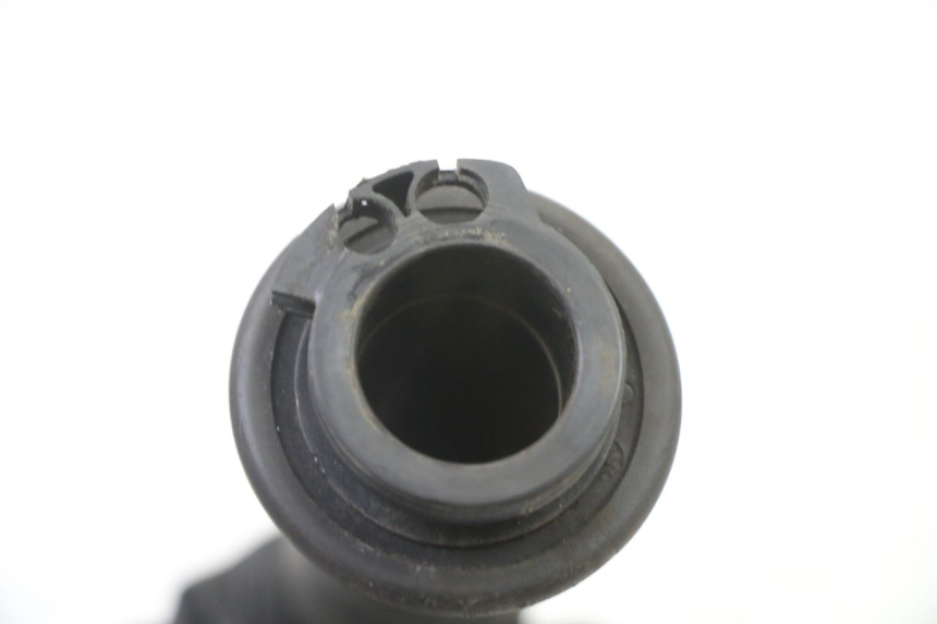 photo de ACCELERATORE PEUGEOT SATELIS COMPRESSOR K15 125 (2006 - 2009) - Zoom sullo stato d'uso