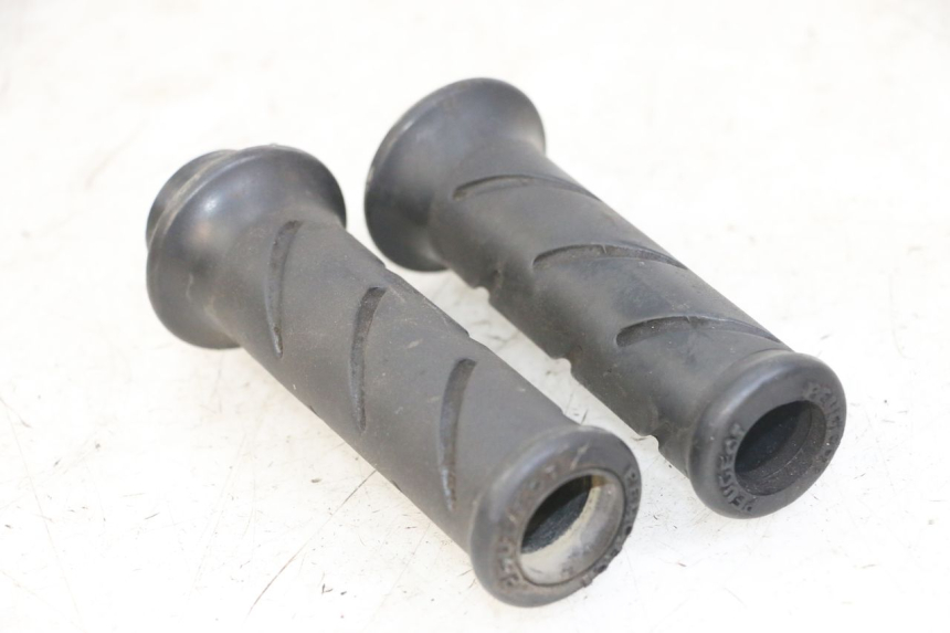 photo de ACCELERATORE PEUGEOT SATELIS 125 (2013 - 2018) - Zoom sullo stato d'uso