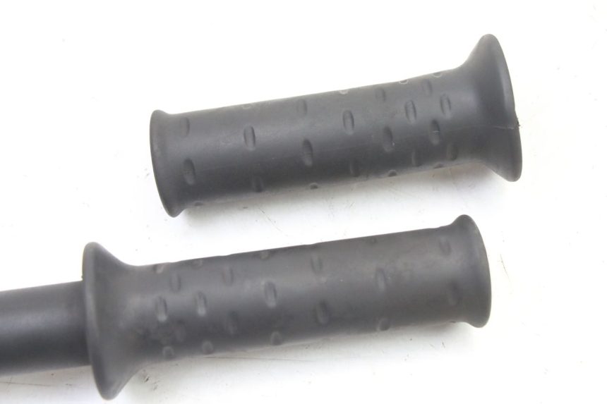 photo de ACCELERATORE APRILIA SCARABEO GT TOURING 125 (1999 - 2005) - Zoom sullo stato d'uso