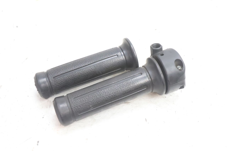 photo de ACCELERATORE HONDA SH 125 (2001 - 2003) - Primo piano tecnico