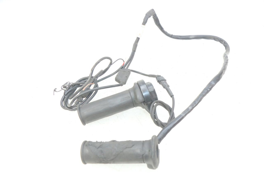 photo de MANOPOLE DELL'ACCELERATORE SUZUKI SIXTEEN 125 (2008 - 2010) - Vista principale