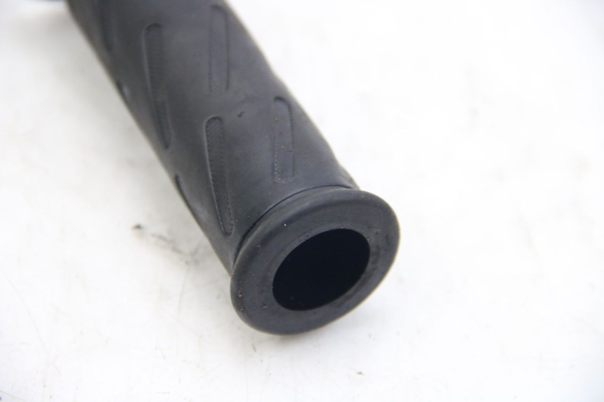 photo de MANOPOLE DELL'ACCELERATORE SUZUKI SIXTEEN 125 (2008 - 2010) - Dettaglio del componente