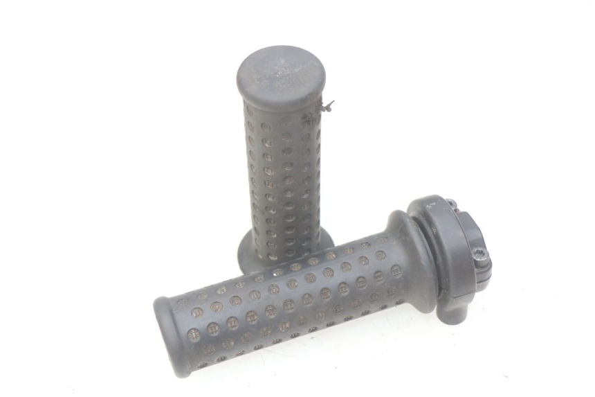 photo de MANOPOLE DELL'ACCELERATORE APRILIA SR 2T 50 (2018 - 2022) - Vista principale