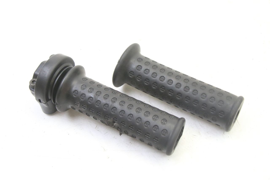 photo de MANOPOLE DELL'ACCELERATORE APRILIA SR 2T 50 (2018 - 2022) - Vista principale