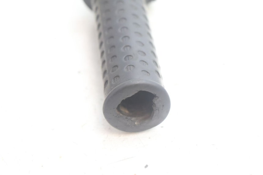 photo de MANOPOLE DELL'ACCELERATORE APRILIA SR 2T 50 (2012 - 2017) - Altra angolazione