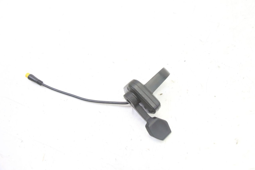 photo de MANIGLIA DELL'ACCELERATORE NAMI STELLAR 1 - Zoom sullo stato d'uso