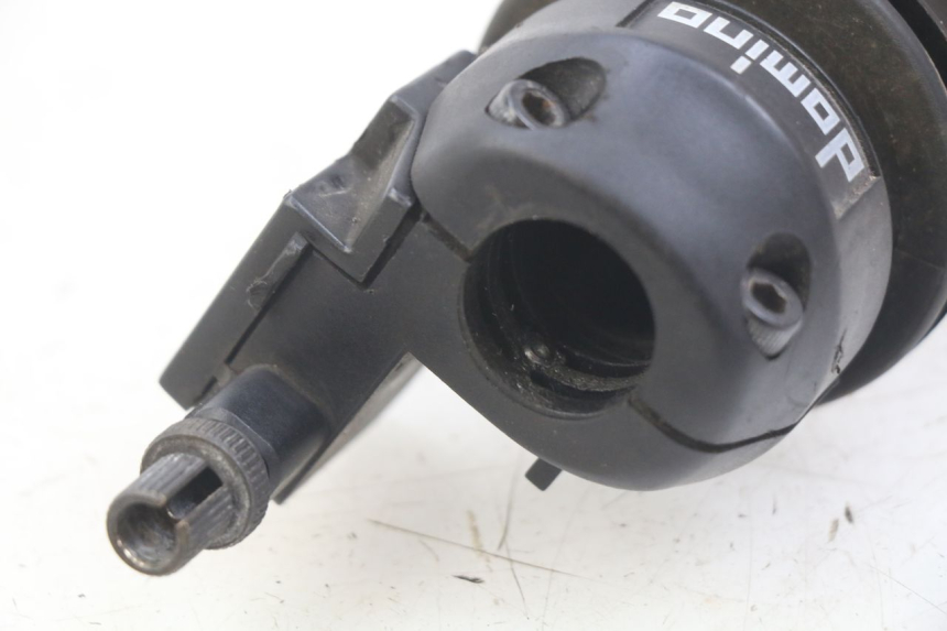 photo de MANOPOLE DELL'ACCELERATORE APRILIA SX 50 (2011 - 2017) - Altra angolazione