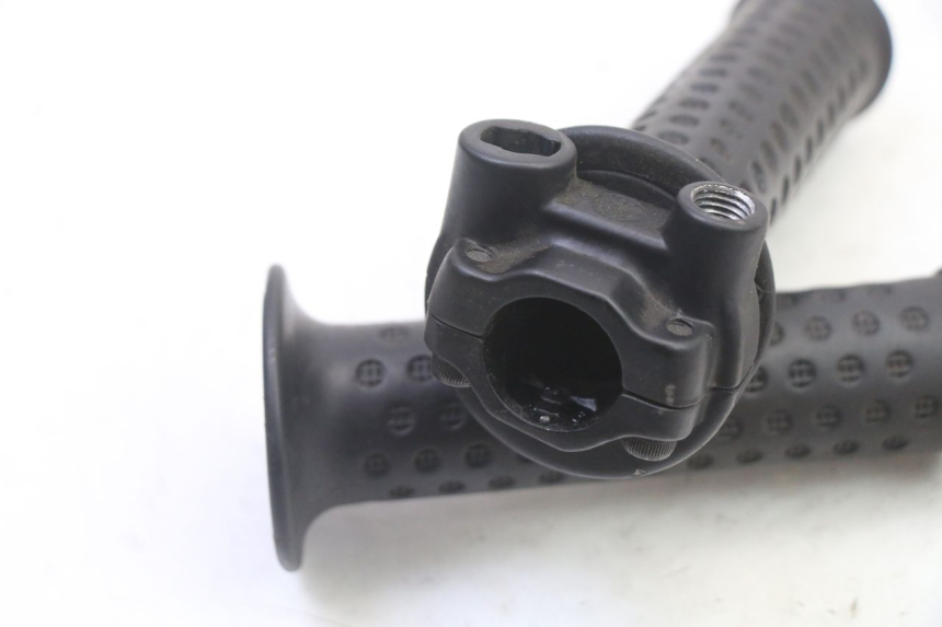 photo de MANOPOLE DELL'ACCELERATORE APRILIA SXR 50 (2021 - 2023) - Zoom sullo stato d'uso