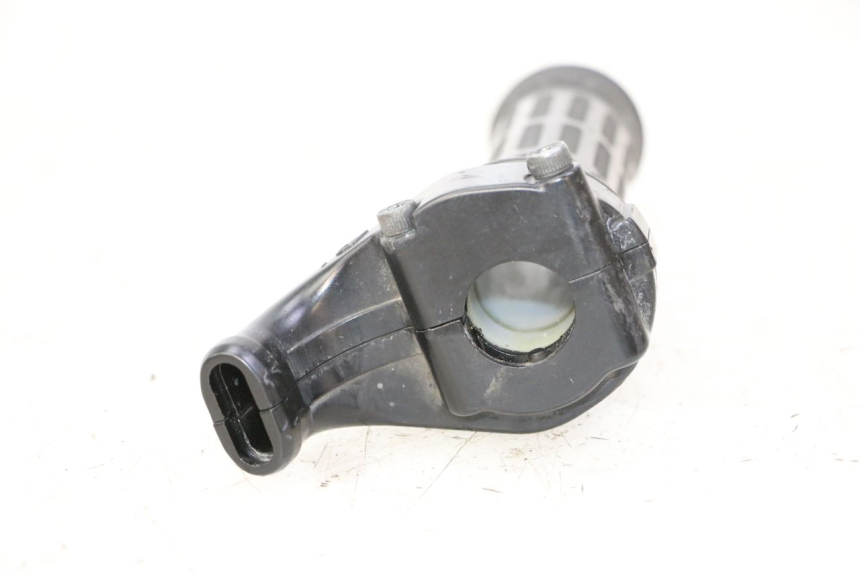 photo de Manopola dell'acceleratore YAMAHA TDM ABS 900 (2002 - 2014) - Altra angolazione