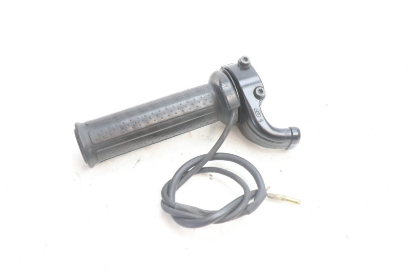 photo de ACCELERATORE YAMAHA TDM ABS 900 (2002 - 2014) - Dettagli dei punti di fissaggio