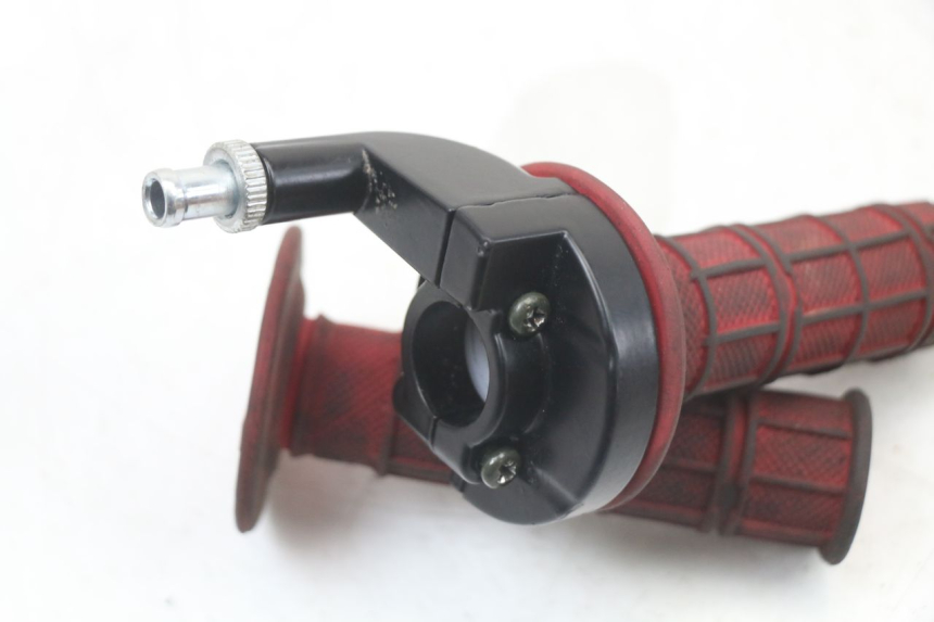 photo de Manopola dell'acceleratore NITRO MOTORS THUNDER 125 - Altra angolazione