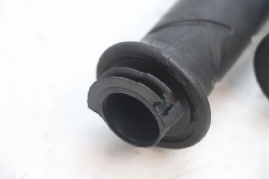 photo de ACCELERATORE PEUGEOT TREKKER 50 (1995 - 2004) - Zoom sullo stato d'uso