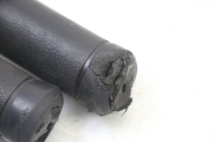 photo de MANOPOLE DELL'ACCELERATORE PEUGEOT TWEET 4T 50 (2014 - 2019) - Altra angolazione