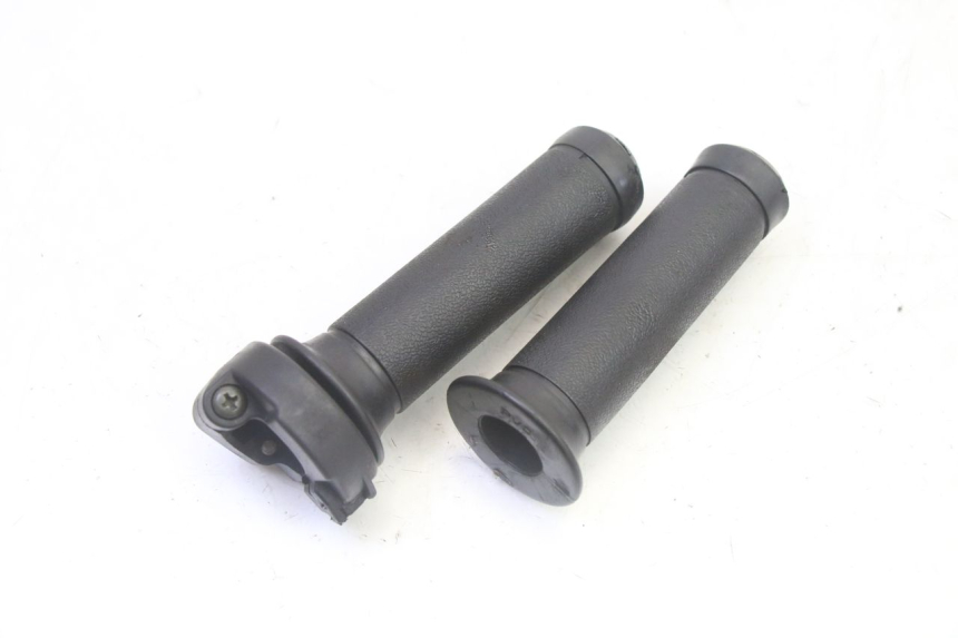 photo de MANOPOLE DELL'ACCELERATORE PEUGEOT TWEET 4T 50 (2018 - 2022) - Vista principale