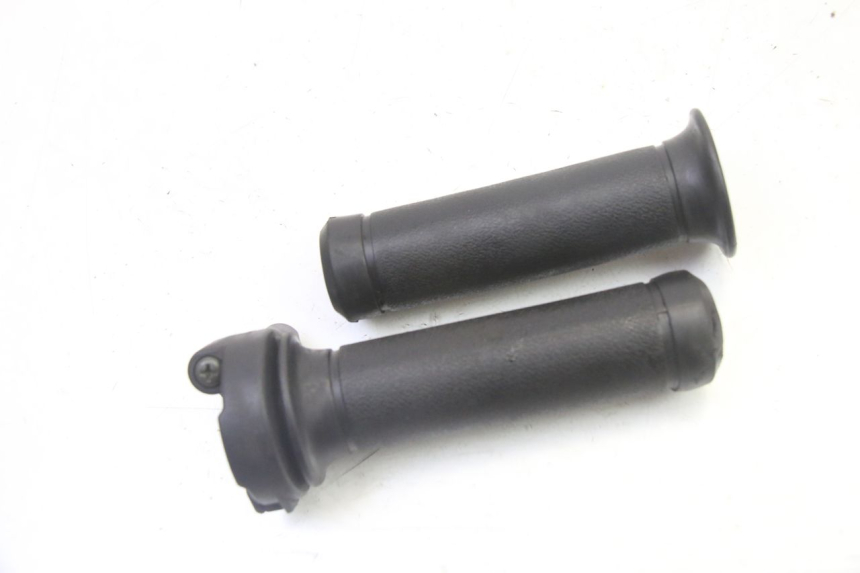 photo de MANOPOLE DELL'ACCELERATORE PEUGEOT TWEET 4T 50 (2018 - 2022) - Zoom sullo stato d'uso