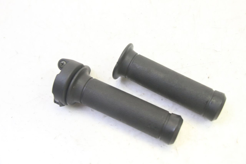 photo de ACCELERATORE PEUGEOT TWEET PRO EFI 4T 50 (2021 - 2022) - Vista principale