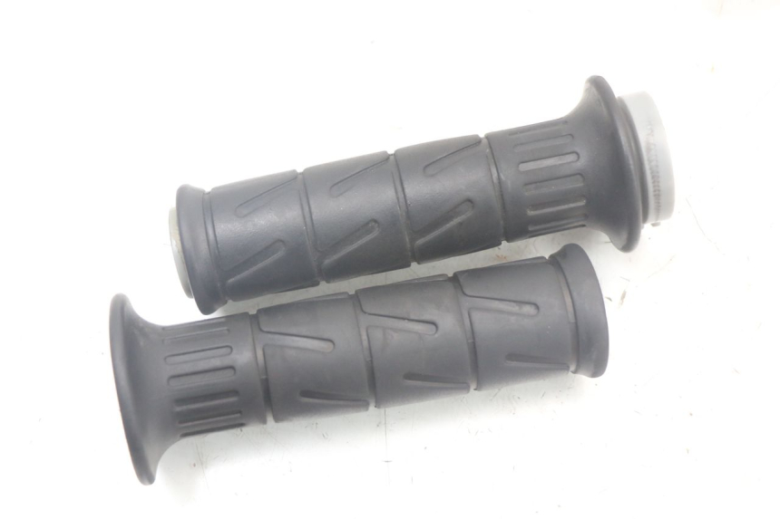 photo de MANOPOLE DELL'ACCELERATORE KAWASAKI VERSYS ABS 650 (2015 - 2018) - Altra angolazione