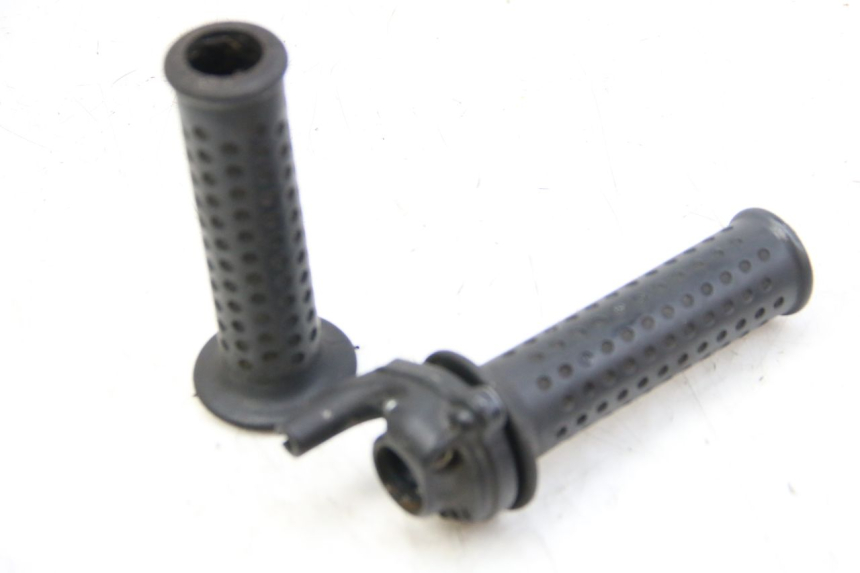 photo de MANOPOLE DELL'ACCELERATORE PIAGGIO VESPA GRANTURISMO 125 (2003 - 2007) - Vista principale