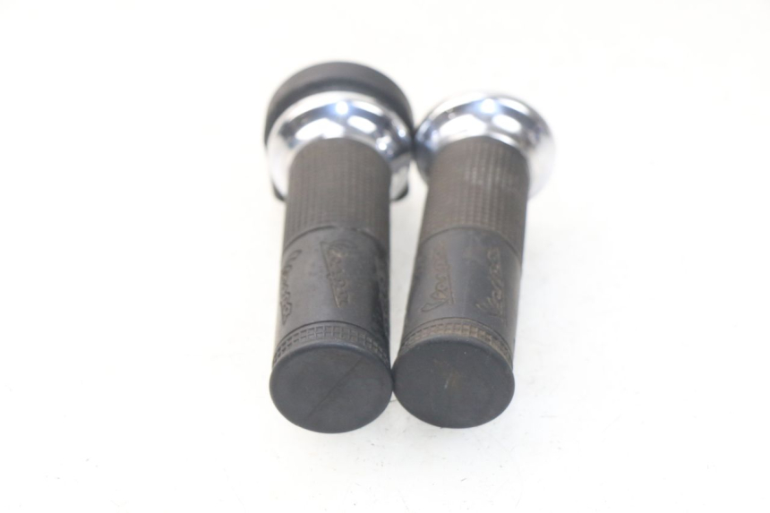 photo de Manopola dell'acceleratore PIAGGIO VESPA LX IE 125 (2010 - 2012) - Altra angolazione