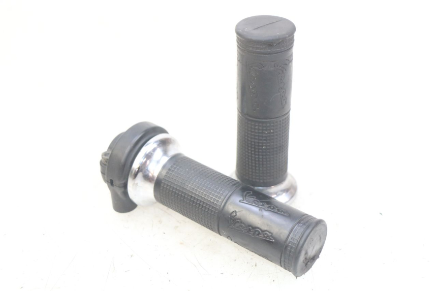 photo de MANOPOLE DELL'ACCELERATORE PIAGGIO VESPA LXV 125 (2006 - 2009) - Vista principale