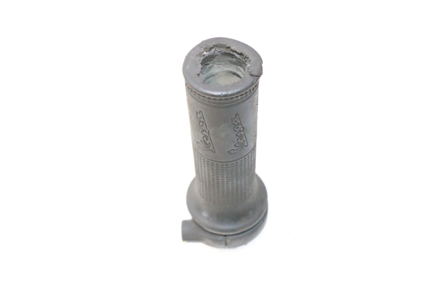 photo de MANOPOLE DELL'ACCELERATORE PIAGGIO VESPA PRIMAVERA 2T 50 (2013 - 2018) - Zoom sullo stato d'uso