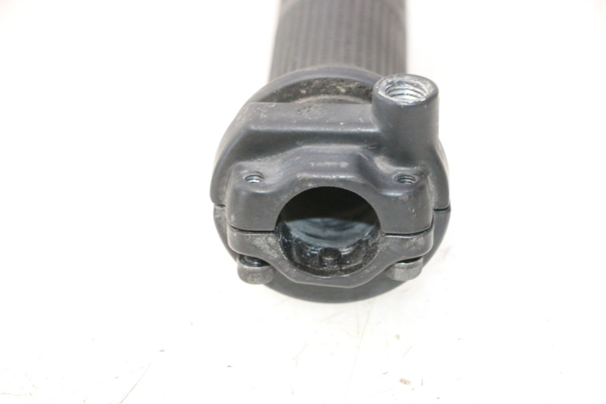 photo de MANOPOLE DELL'ACCELERATORE PIAGGIO VESPA PRIMAVERA 2T 50 (2013 - 2018) - Primo piano tecnico