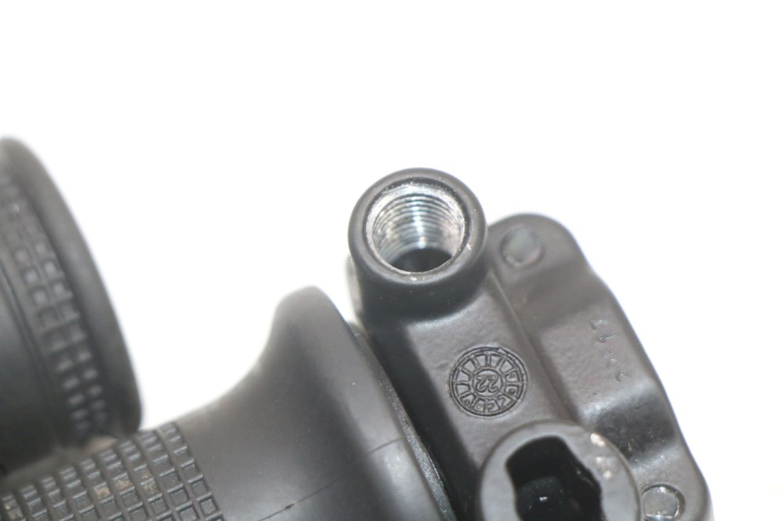 photo de ACCELERATORE PIAGGIO VESPA PRIMAVERA 4T 50 (2021 - 2024) - Altra angolazione